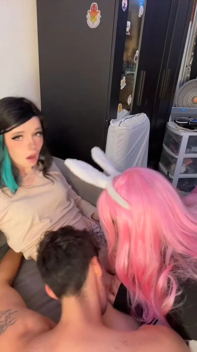 It’s a three way so no need to worry about the gay thing! 🤭😈