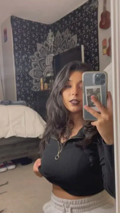 Let me pop both titties out for you <3